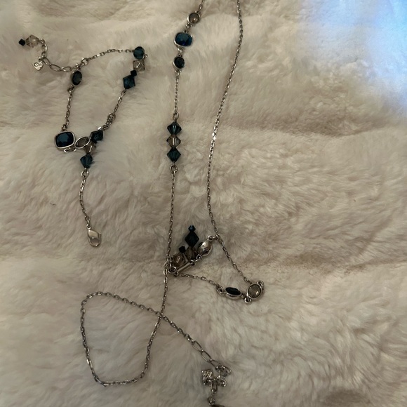 Swarovski Silver and Blue Necklace with Dazzling Elegance